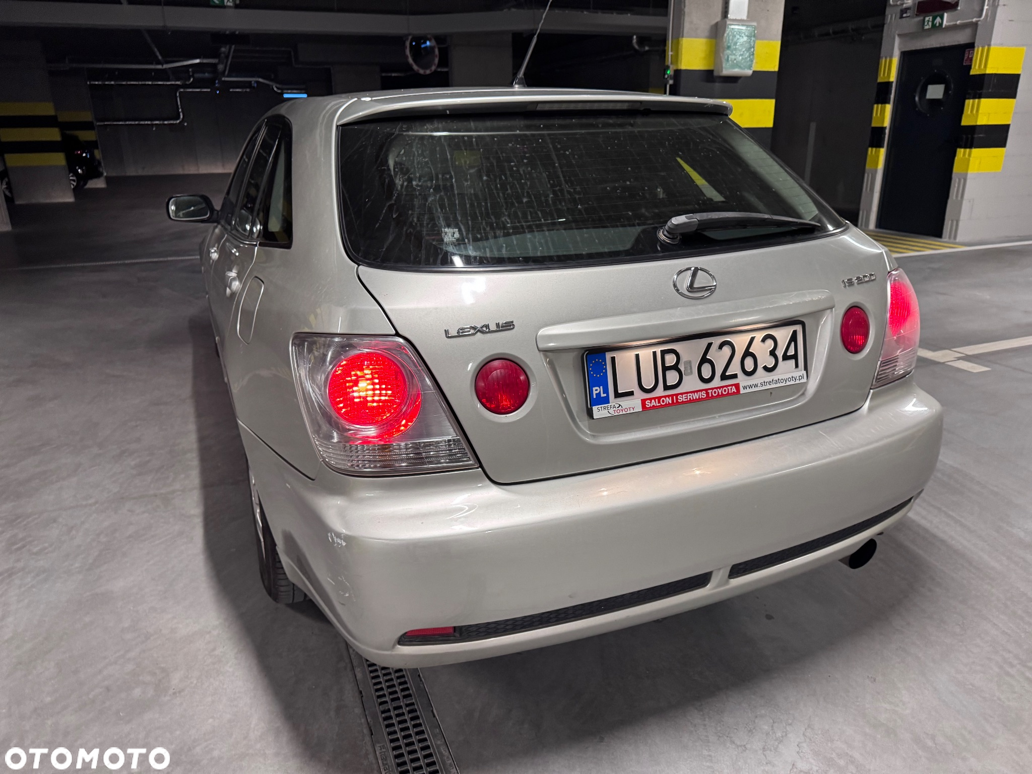 Lexus IS 200 SportCross - 28