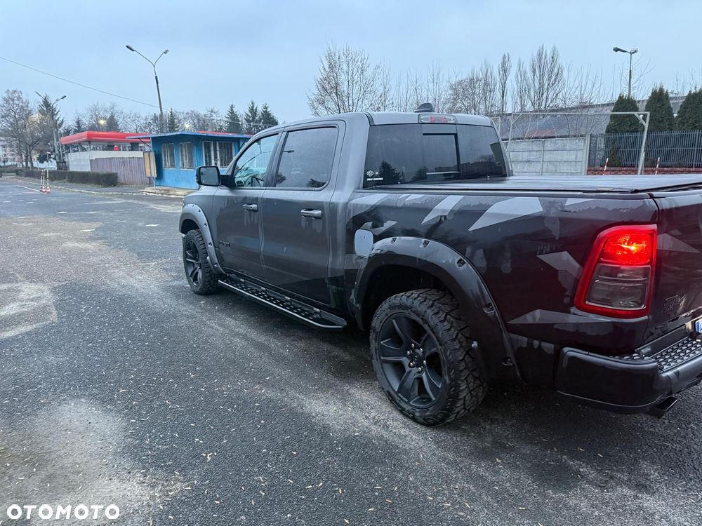 RAM 1500 - 12