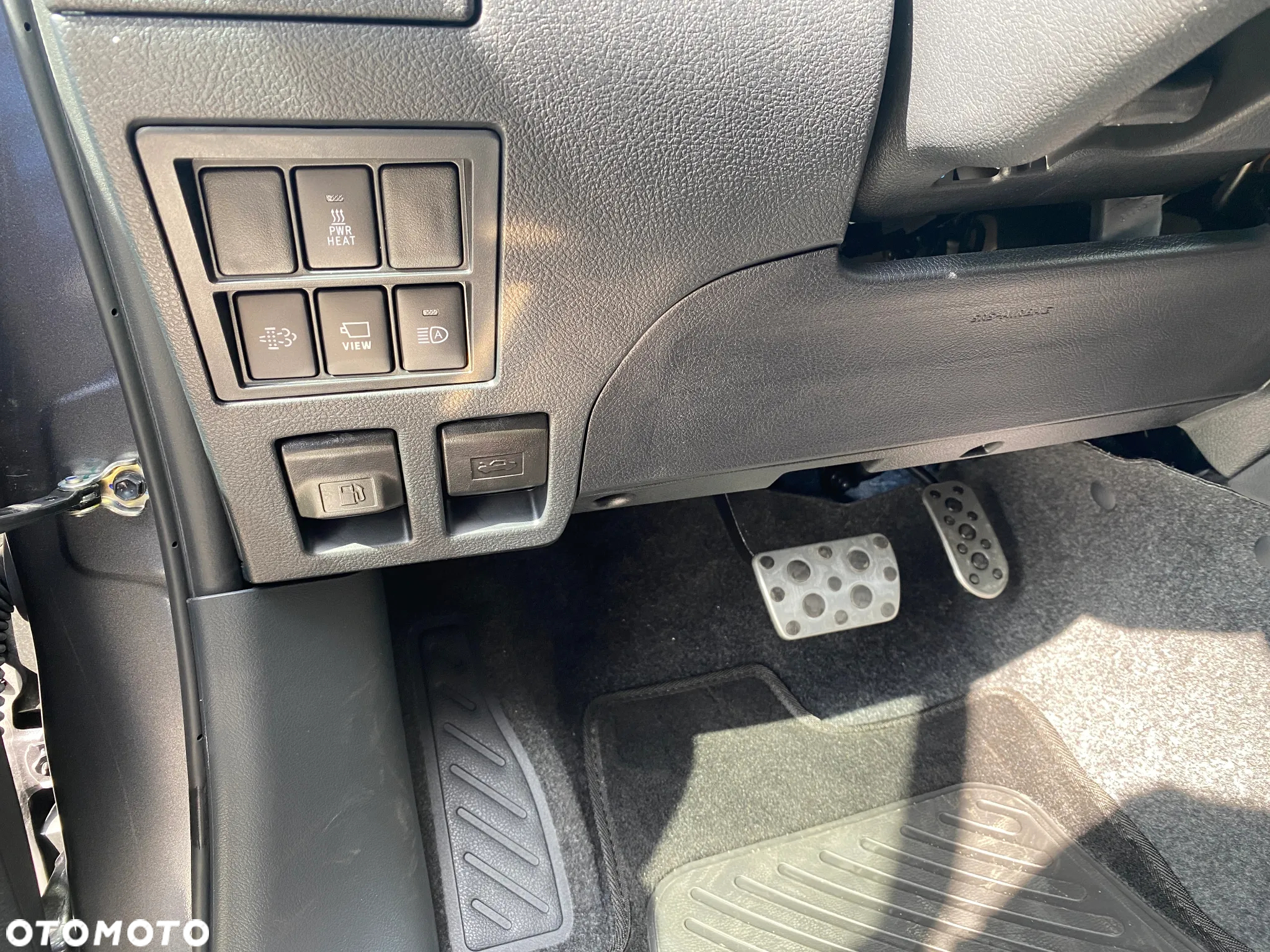 Toyota Hilux 2.8 D-4D Double Cab GR Sport II 4x4 - 25
