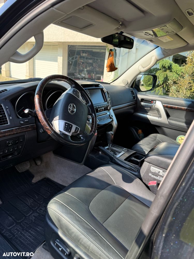 Toyota Land Cruiser 250 - 9