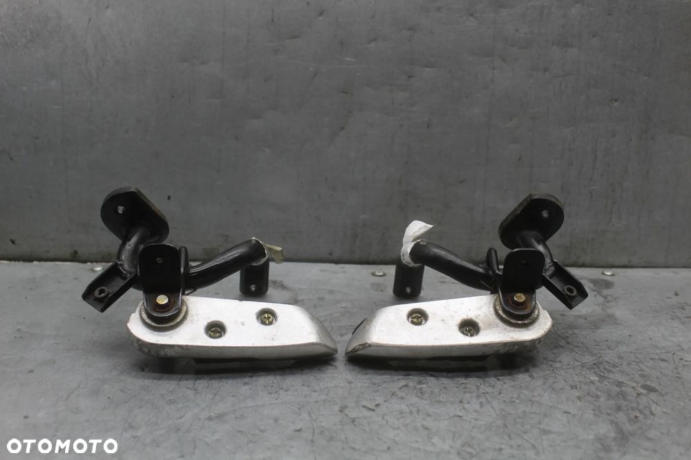 Sym GTS 125 Set sety podnóżki podnóżek lewy prawy pasażera - 4