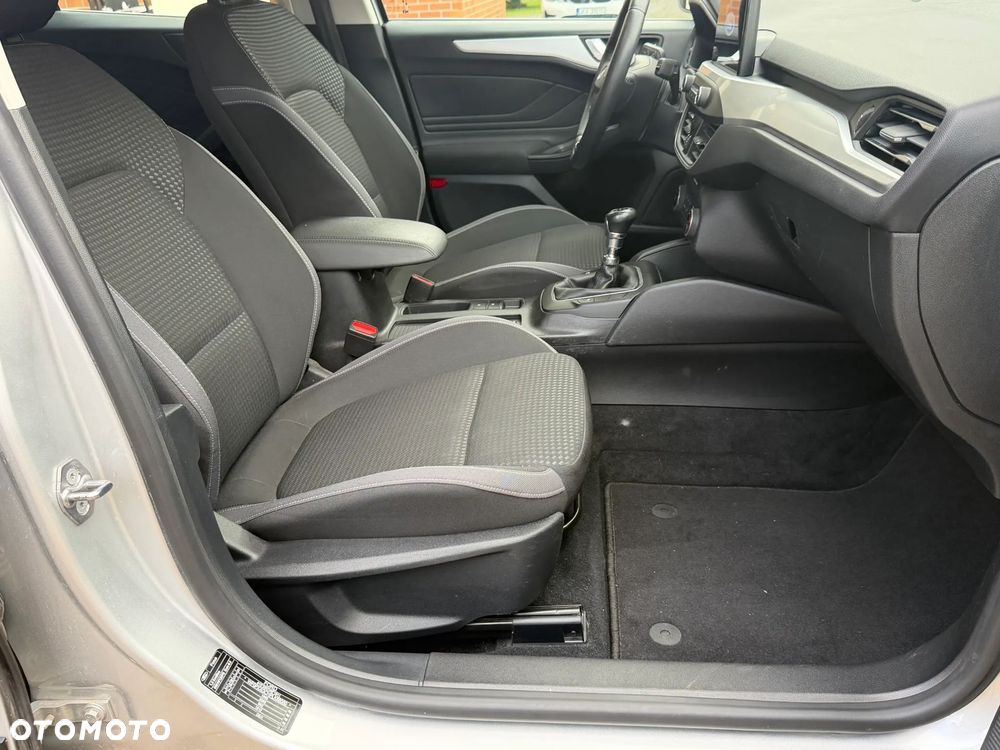 Ford Focus 1.5 EcoBlue Start-Stopp-System COOL&CONNECT - 11