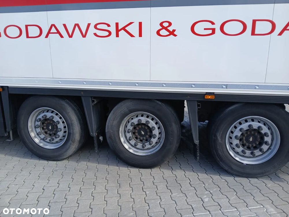 Schmitz Cargobull SKO 24 / L - 8