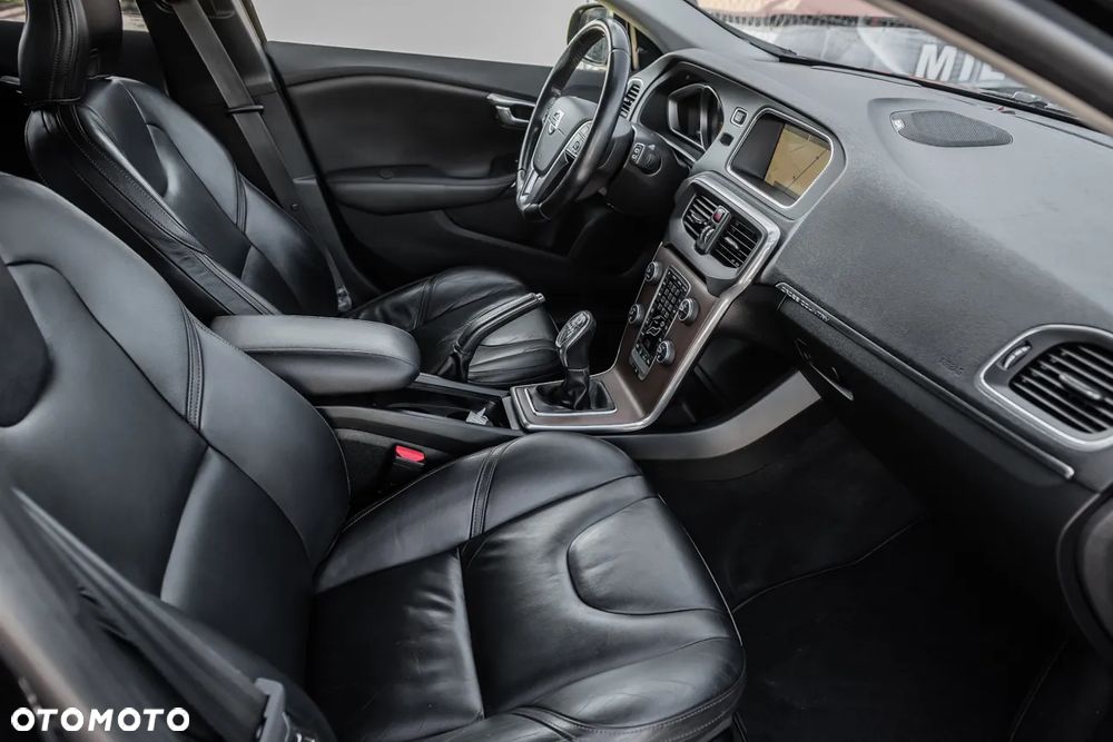 Volvo V40 Cross Country D4 Summum - 32