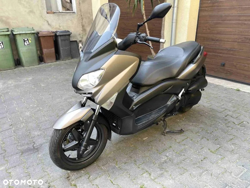 Yamaha X-max - 4