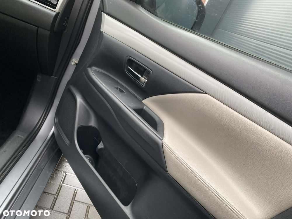 Mitsubishi Outlander 2.4 4WD - 19