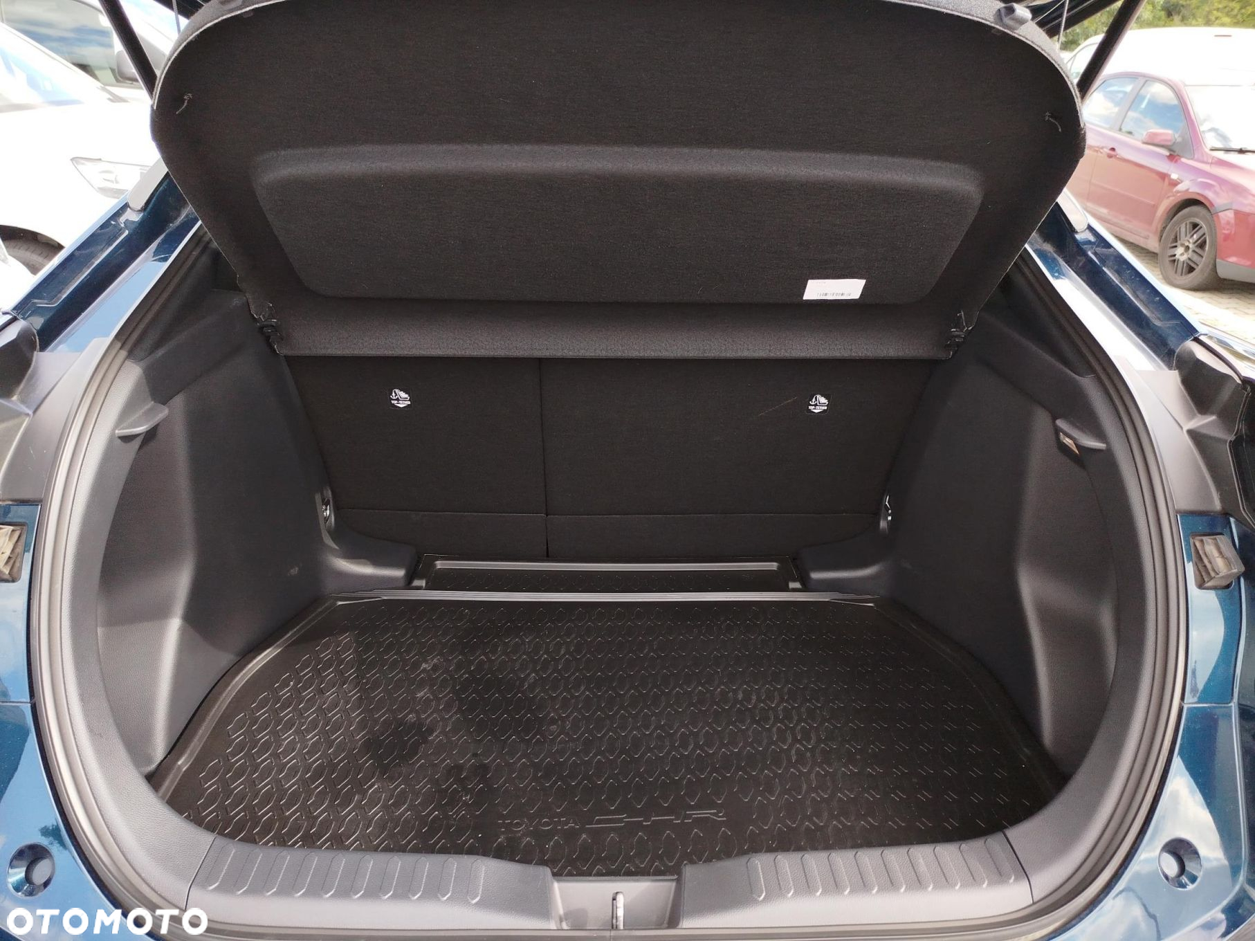 Toyota C-HR - 16