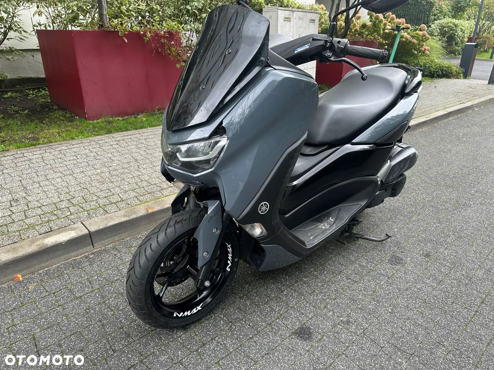 Yamaha NMAX - 9