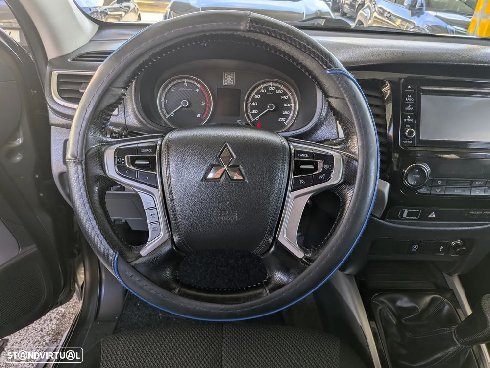 Mitsubishi L200 2.4 DI-D CD Instyle Strakar 4WD - 8