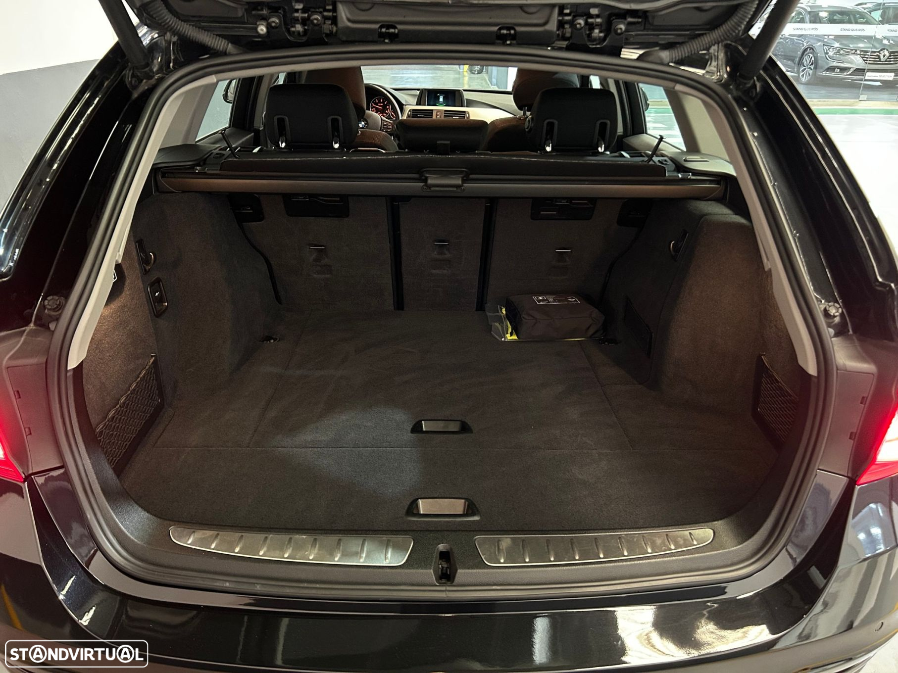 BMW 318 d Touring Auto - 16