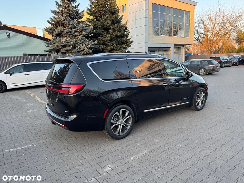 Chrysler Pacifica - 7