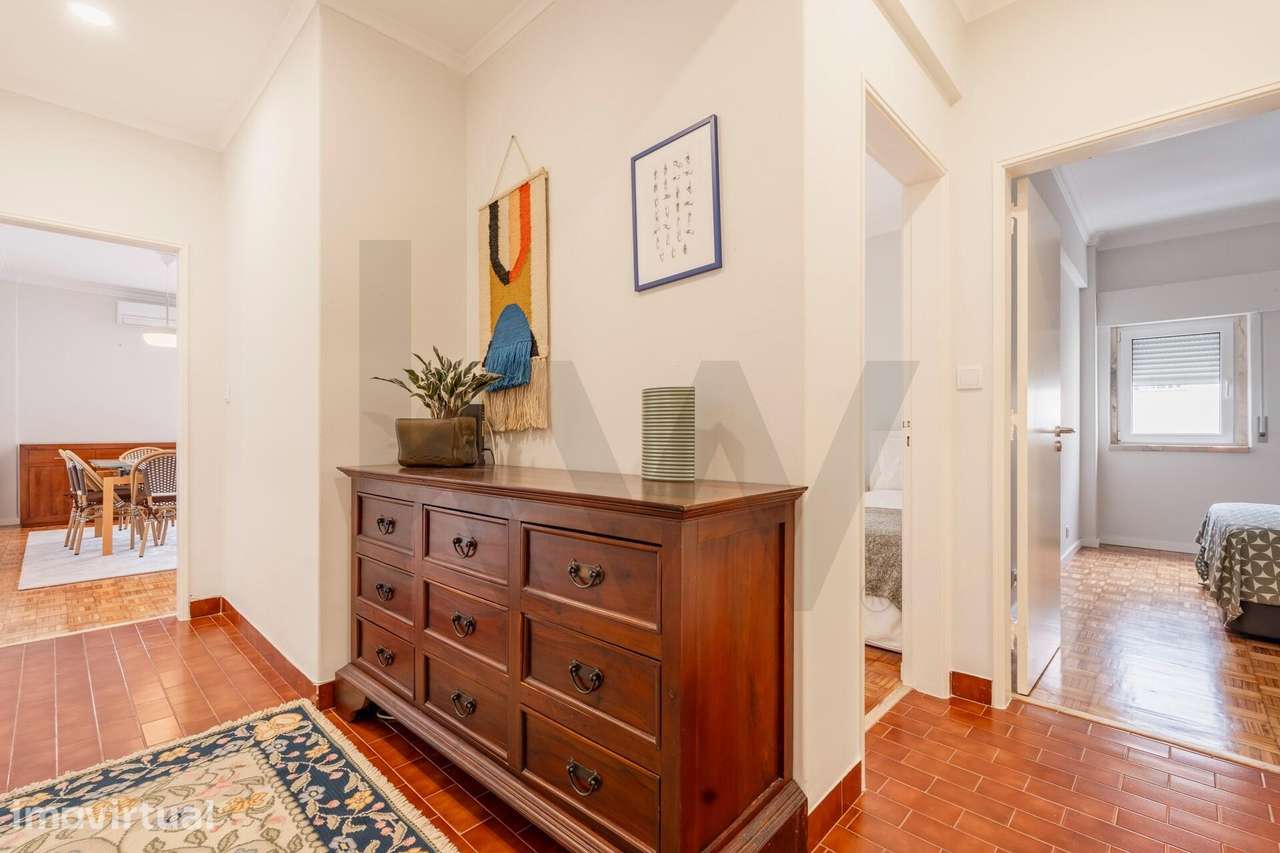 Apartamento T2 na Av. Dr. Francisco Sá Carneiro - Moinho das Antas - O - Grande imagem: 5/23