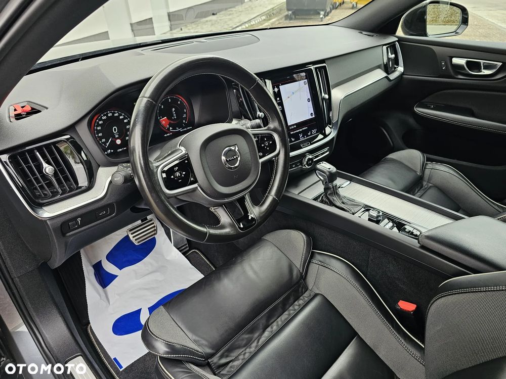 Volvo V60 D3 Geartronic R-Design - 31