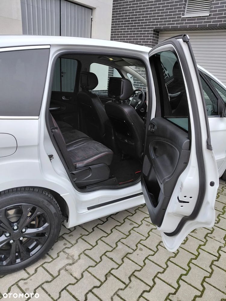 Ford S-Max 2.0 TDCi DPF Titanium X - 19