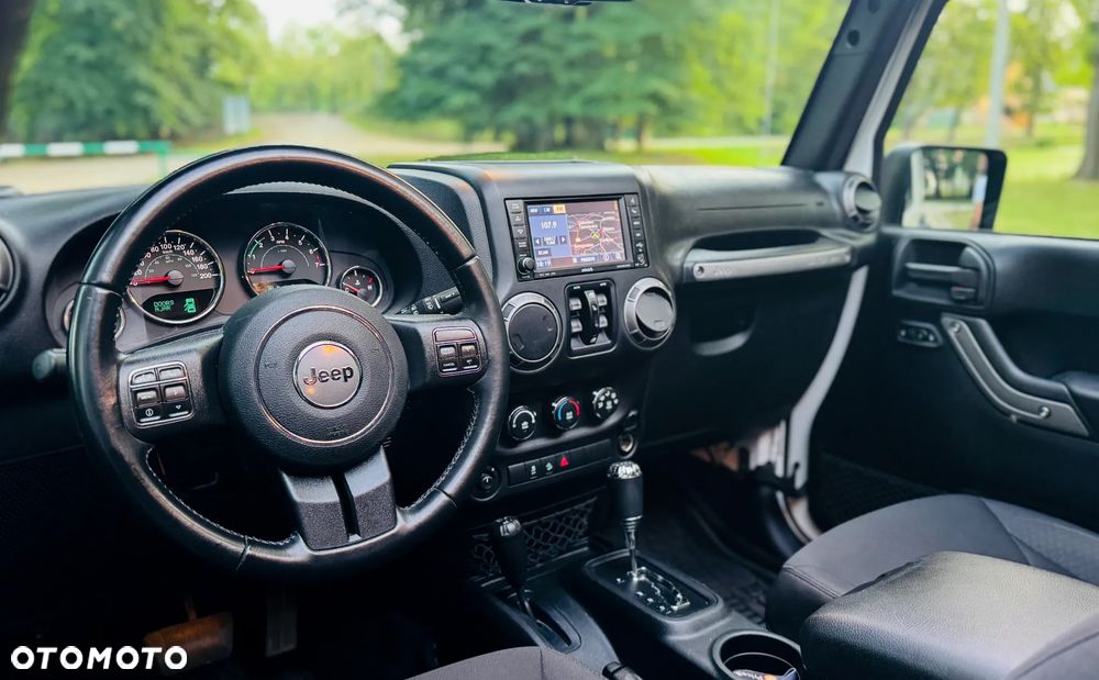 Jeep Wrangler - 10