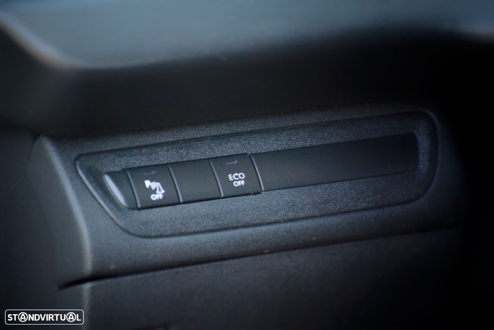 Peugeot 208 VAN - 13