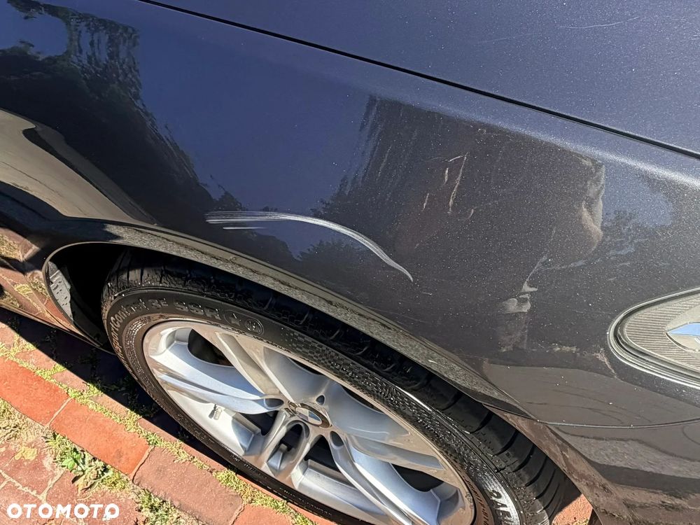 BMW Seria 5 525d xDrive - 14