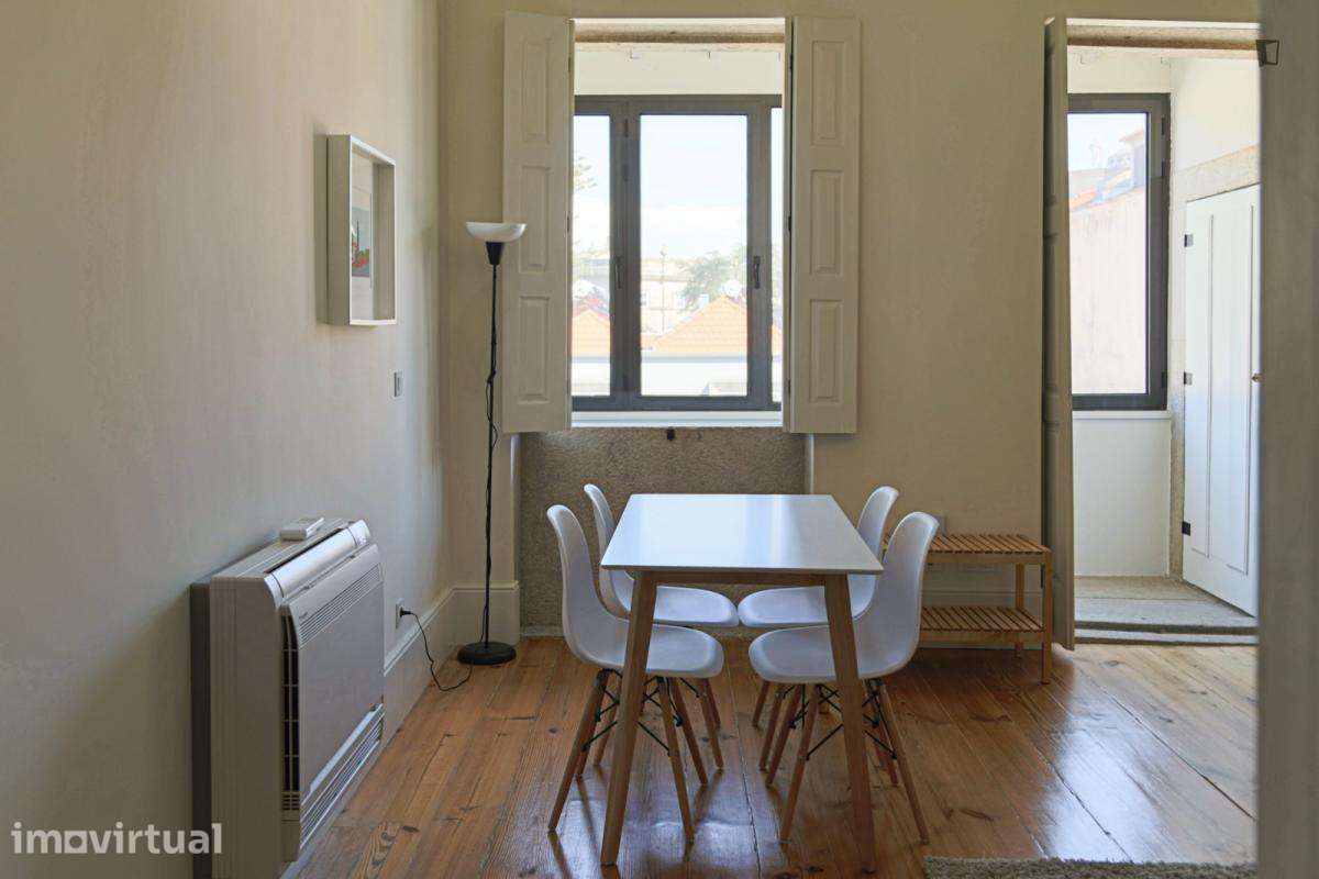 Apartamento com 2 quartos - localizado em Miragaia Porto - Grande imagem: 3/25