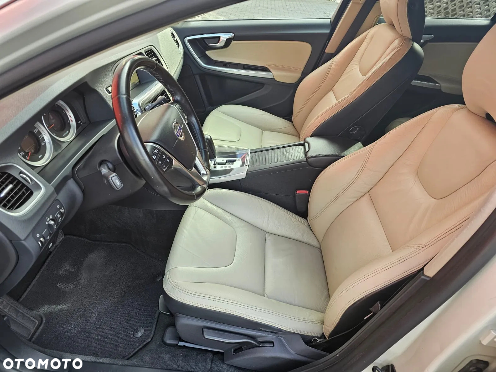 Volvo V60 D3 Geartronic Summum - 19