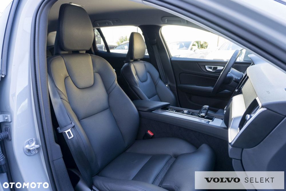 Volvo V60 Cross Country - 10
