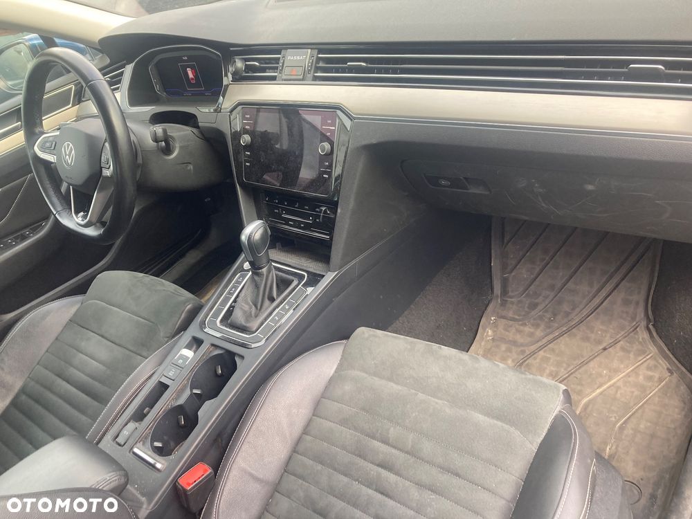 Volkswagen Passat 2.0 TSI Elegance DSG - 12