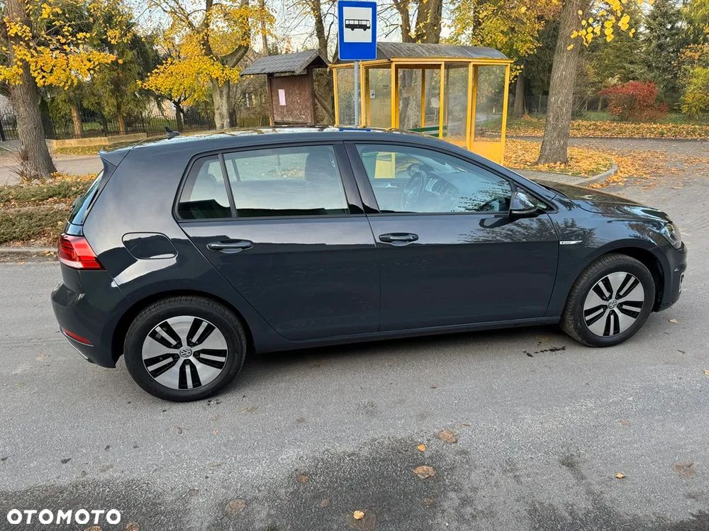 Volkswagen Golf - 8