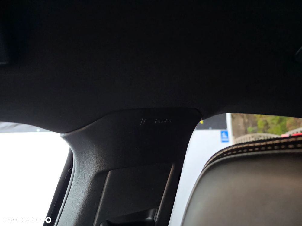 Volvo V40 D4 Drive-E R-Design Kinetic - 29