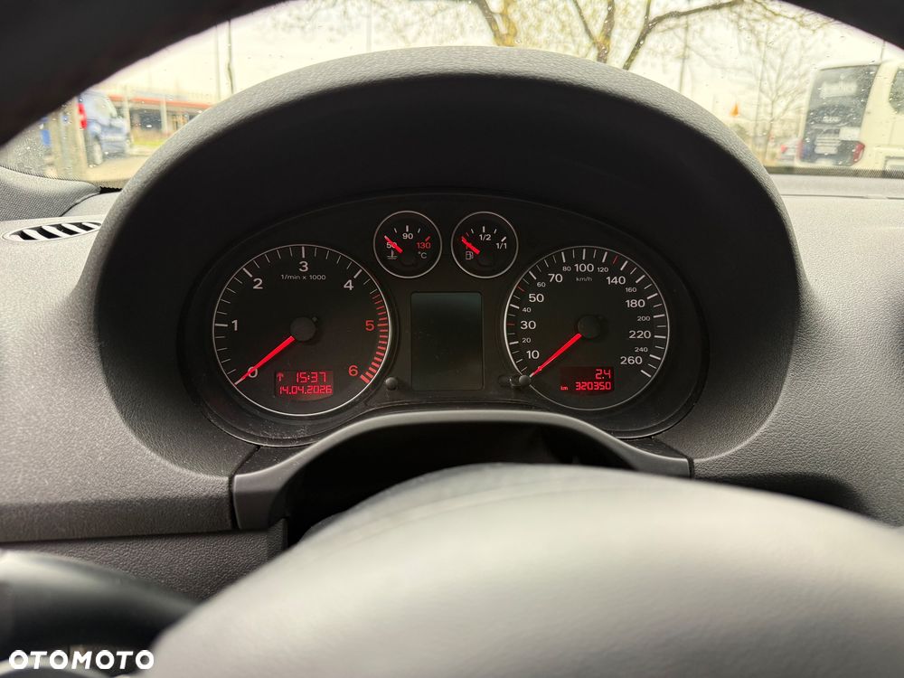 Audi A3 3-drzwiowe 2.0 TDI DPF Ambition S tronic - 14