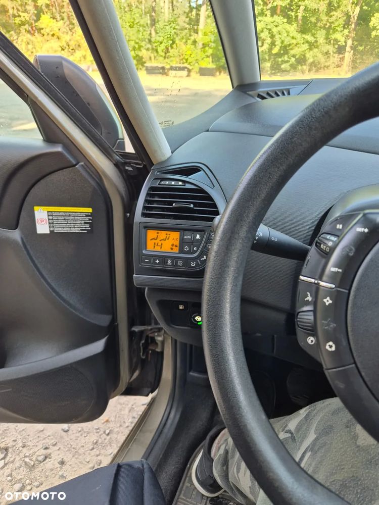 Citroën C4 Picasso - 13