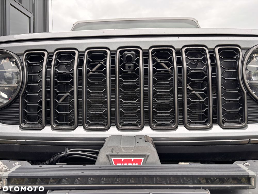 Jeep Wrangler - 16