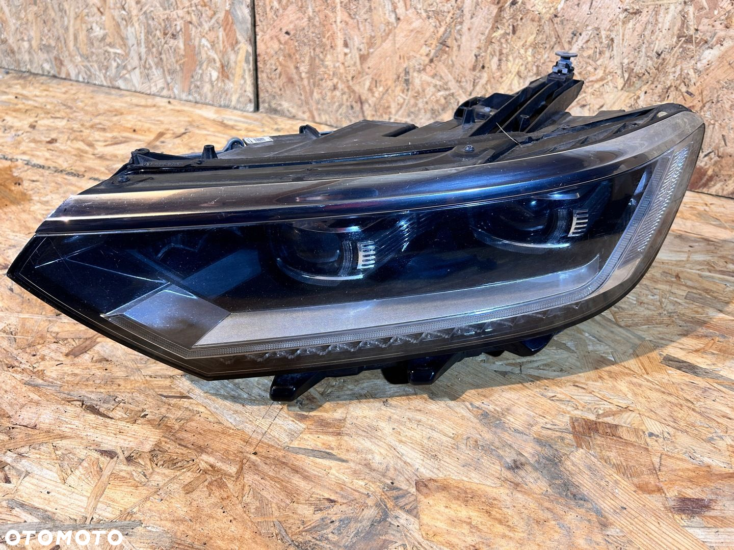 VW PASSAT B8 3G1 Lampa lewa przód Full Led Dynamic z chromem 3G1941081C - 2