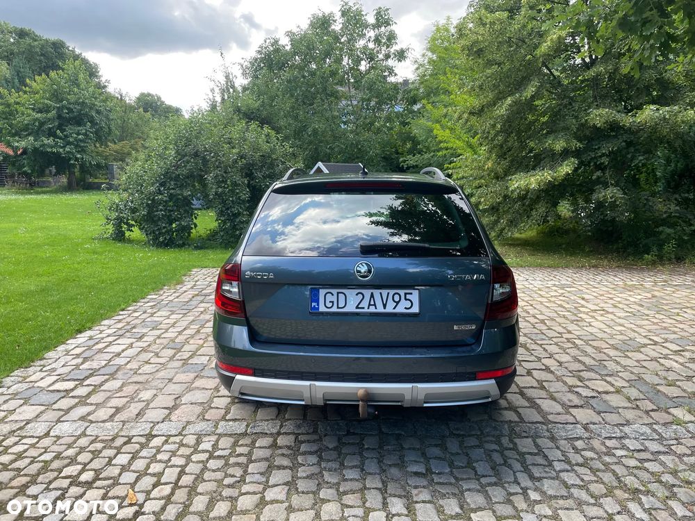Skoda Octavia Scout 2.0 TDI 4x4 DSG - 3