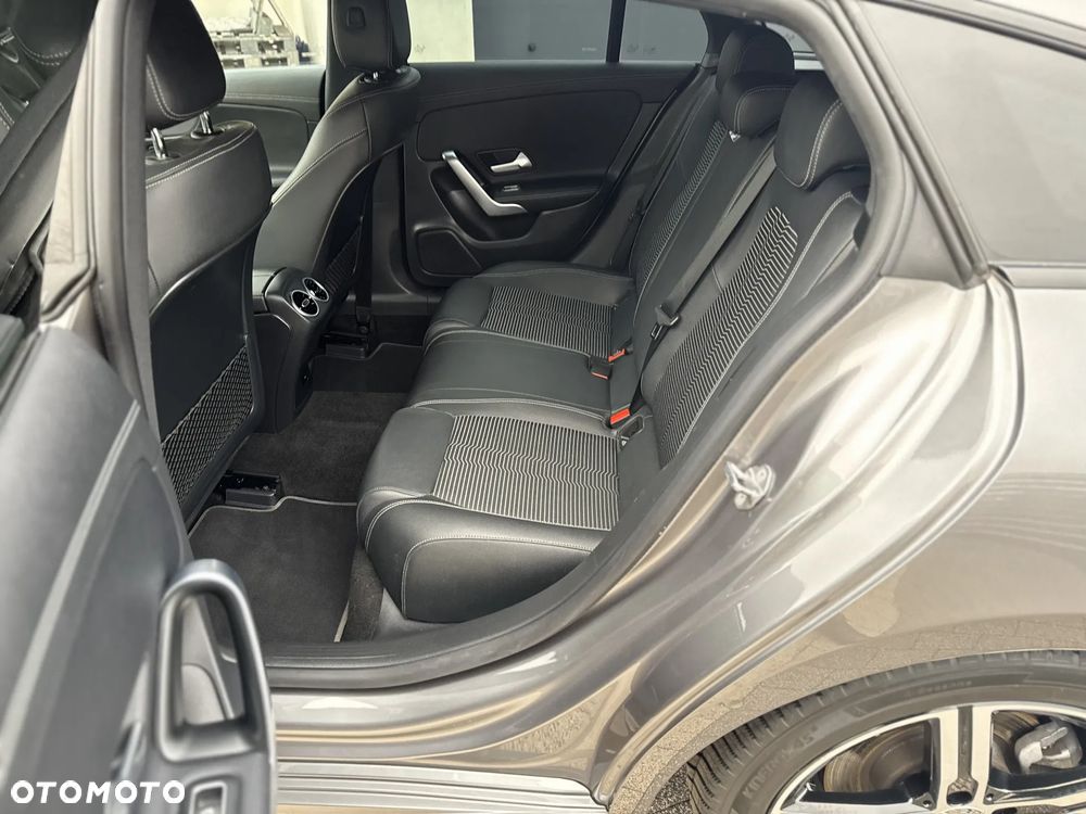 Mercedes-Benz CLA 200 d 8G-DCT Special Edition - 32