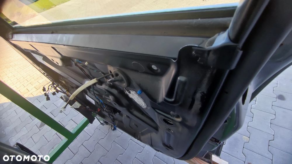 VW TOUAREG 7L 03-06R DRZWI PRAWY PRZOD LD7Z 7L6010443 D - 7