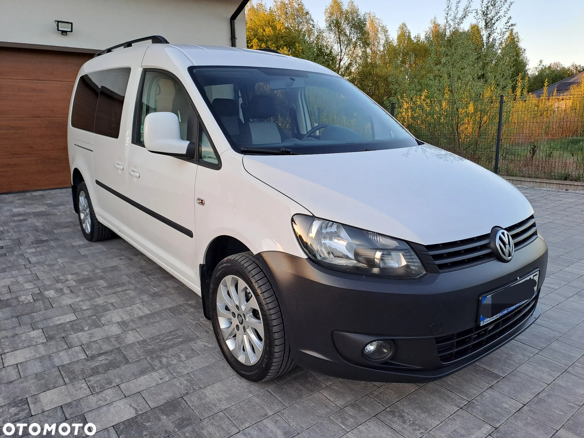 Volkswagen Caddy Maxi 2.0 TDI Comfortline 4Motion - 4