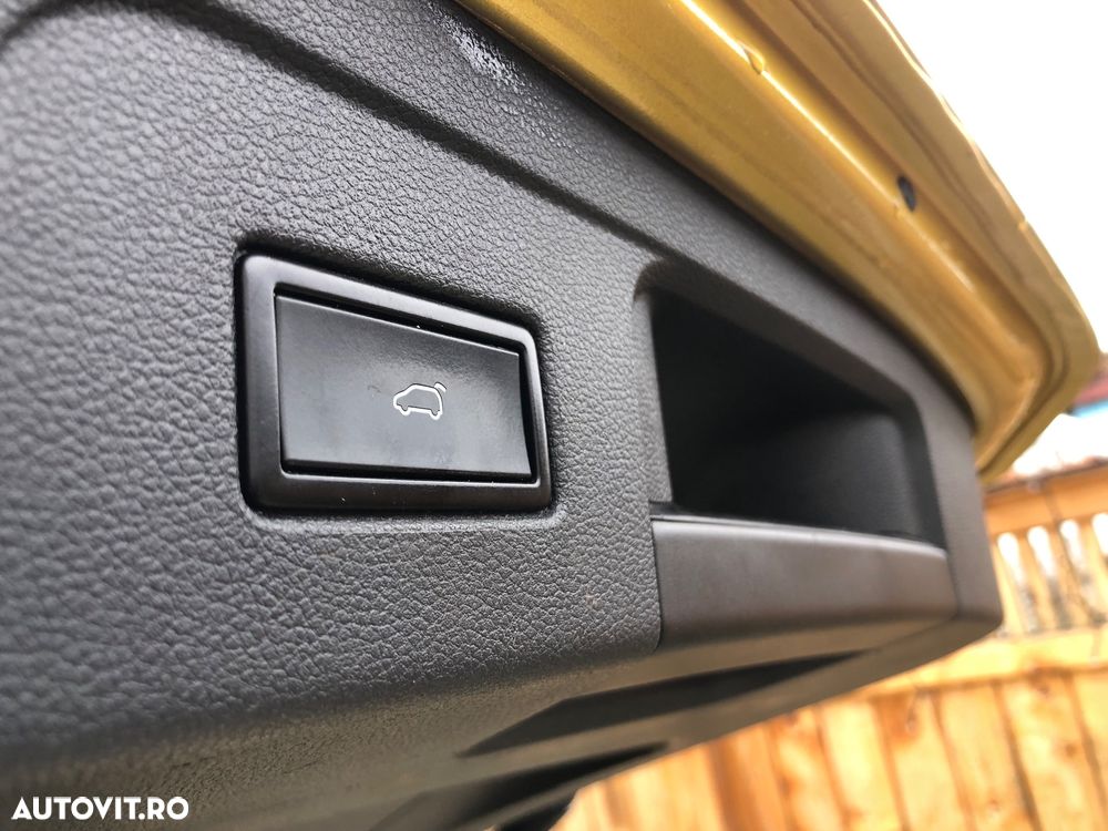 Volkswagen Touran 2.0 TDI SCR DSG Comfortline - 13