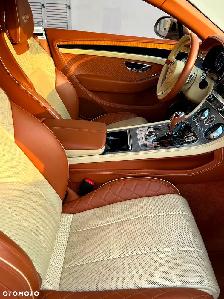 Bentley Continental GT - 14