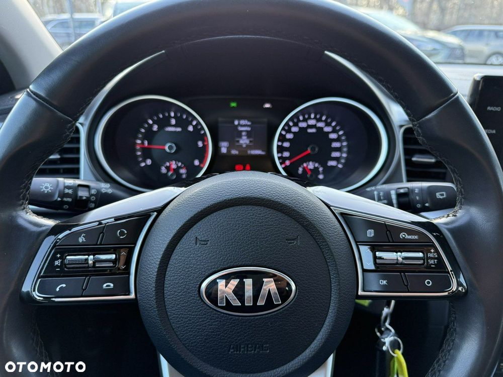 Kia Ceed - 11