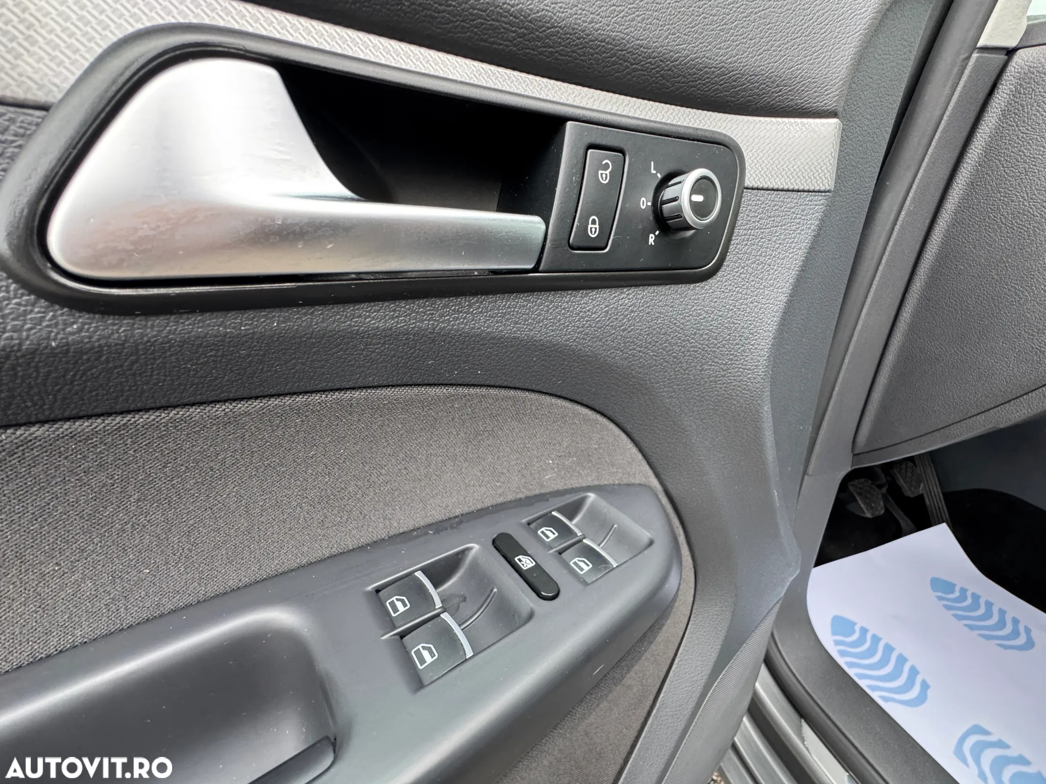 Volkswagen Touran 2.0 TDI DPF BlueMotion Technology MATCH - 15
