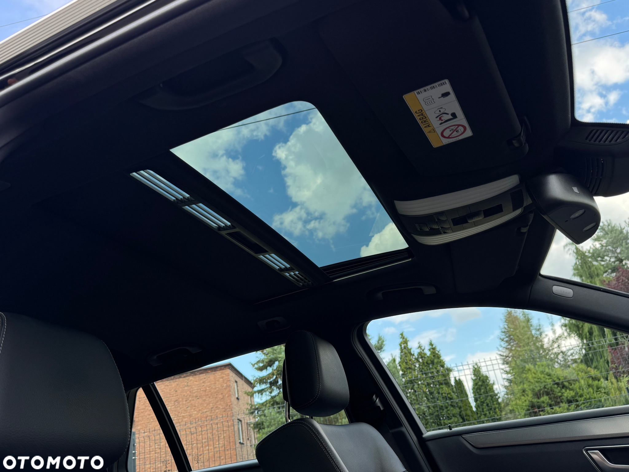 Mercedes-Benz Klasa E 350 d 4Matic T 9G-TRONIC Avantgarde - 25