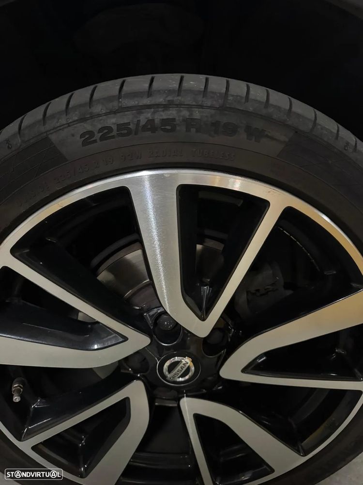 Nissan Qashqai 1.6 dCi Tekna 19 Alcantara Xtronic - 13