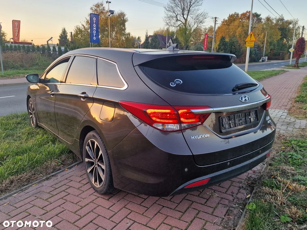 Hyundai i40 Kombi 1.7 CRDi DCT Premium - 32
