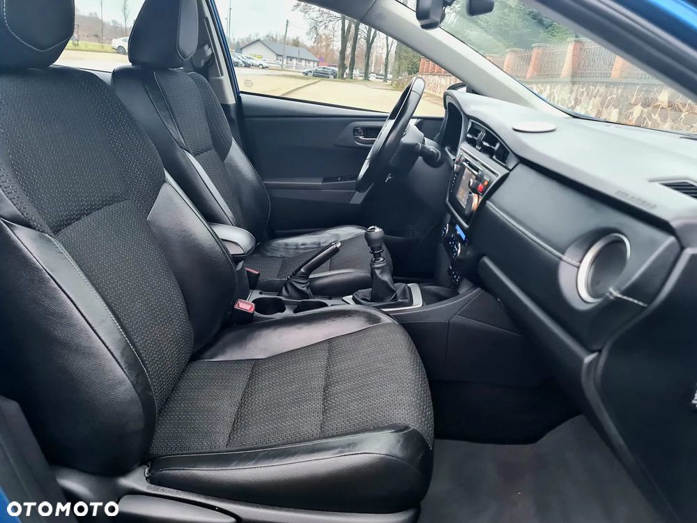 Toyota Auris 2.0 D-4D Executive - 31