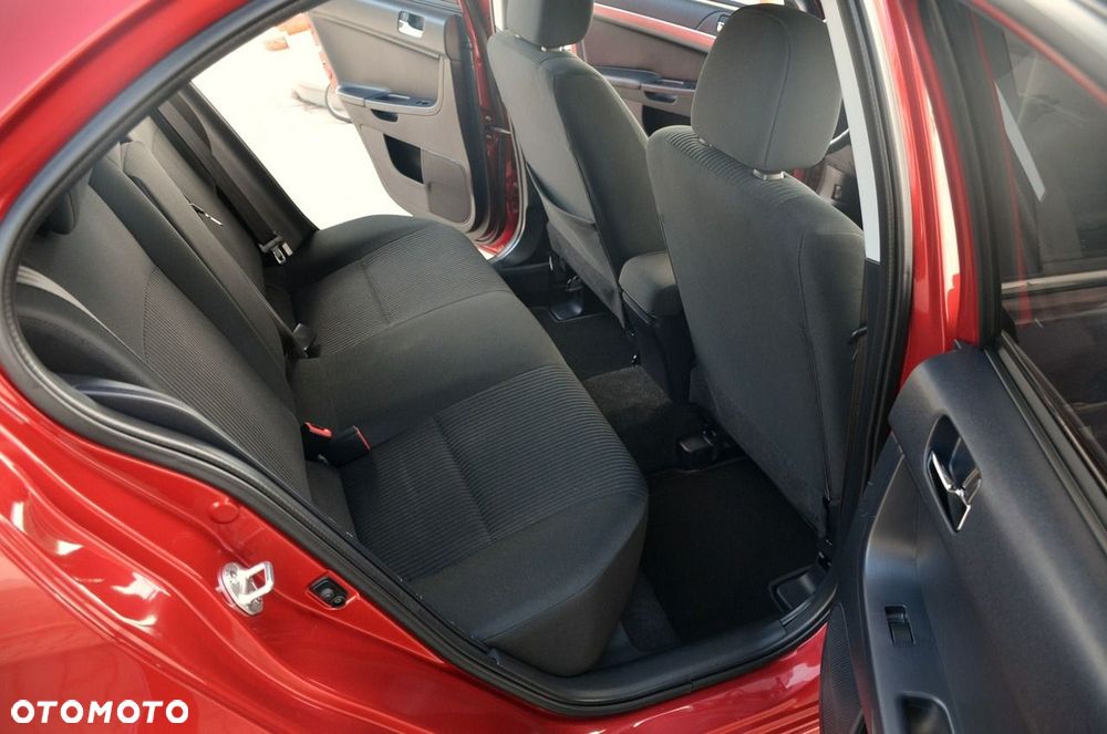 Mitsubishi Lancer - 16