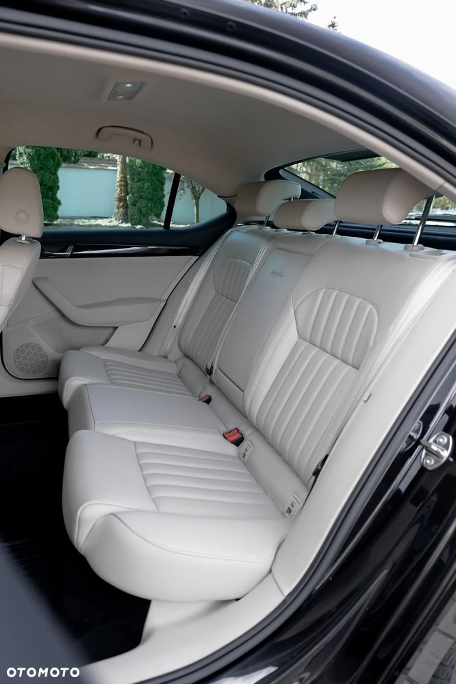 Skoda Superb 2.0 TDI 4x4 L&K DSG - 13