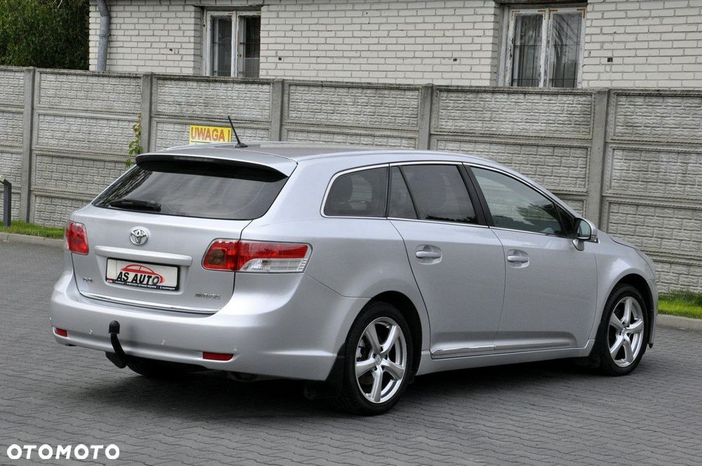 Toyota Avensis Combi 1.6 Sol - 28