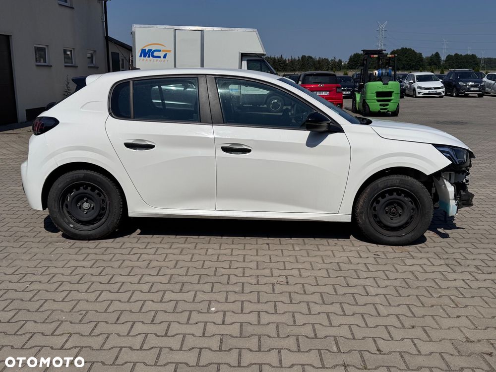 Peugeot 208 - 10