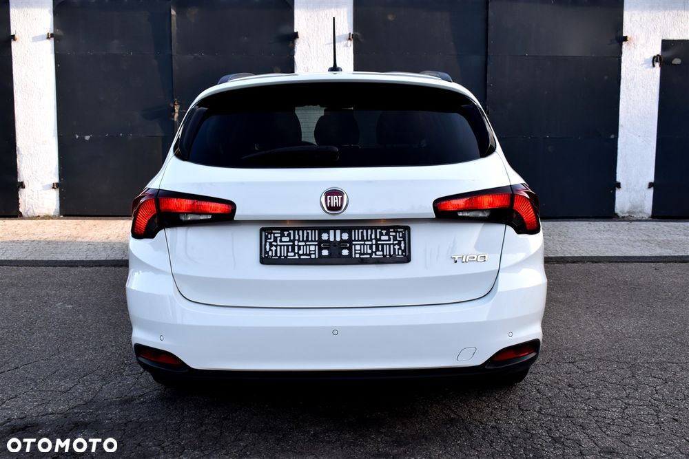 Fiat Tipo 1.4 16v Lounge EU6d - 2