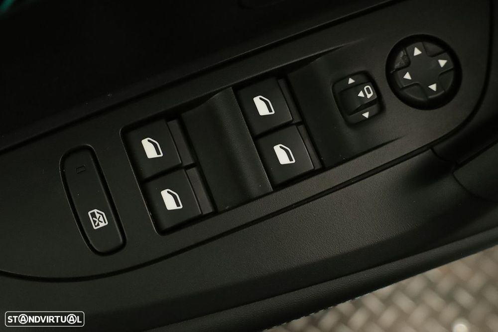 Peugeot 2008 1.2 PureTech Allure Pack EAT8 - 20