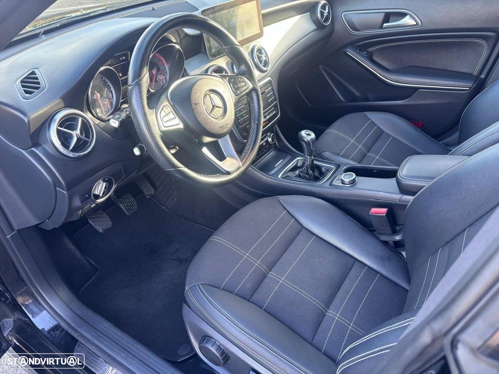 Mercedes-Benz CLA 200 d Shooting Brake Urban - 13